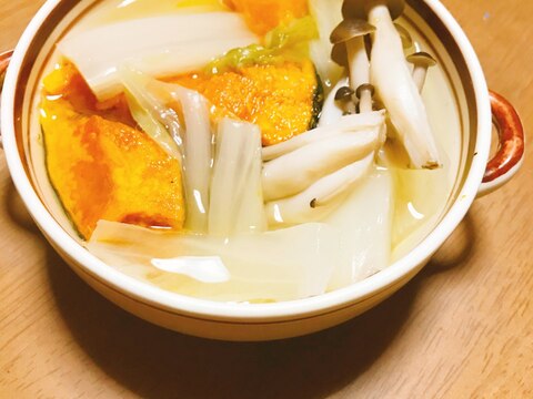 白菜とかぼちゃのコンソメスープ